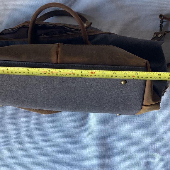 DUFFEL Travel Sports Bag Brown Gray Canvas Leather Multiple Zipper Pockets - Picture 8 of 10